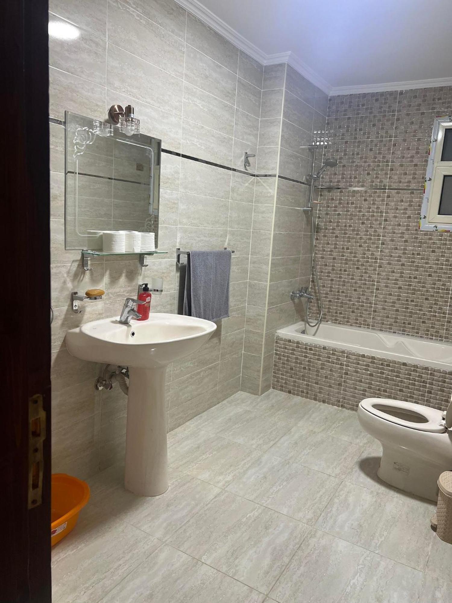 Comfy Luxurious Apartments In Central Location In Mansheyet El Bakry East Caïro Buitenkant foto